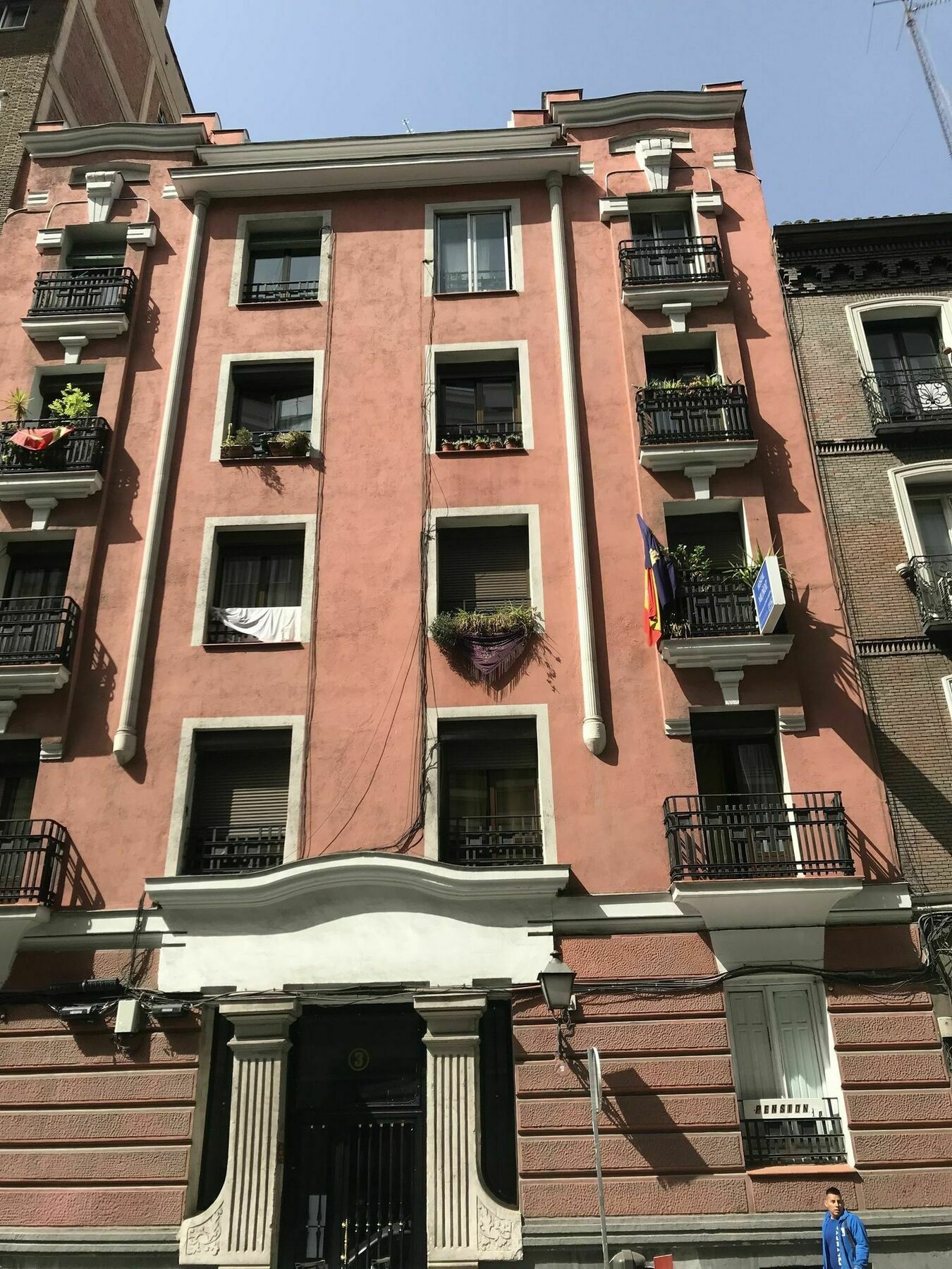Hostal Becerrea Madrid Exterior photo